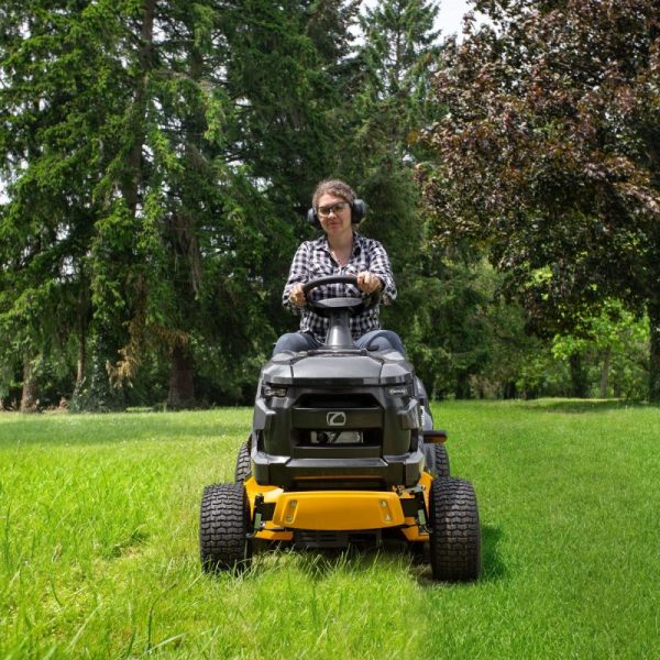 Cub Cadet LT3 R102 vrtni traktor – traktor kosilica 102 cm